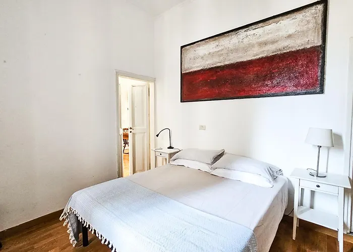 Titus House Nelle Vicinanze Del Colosseo Рим